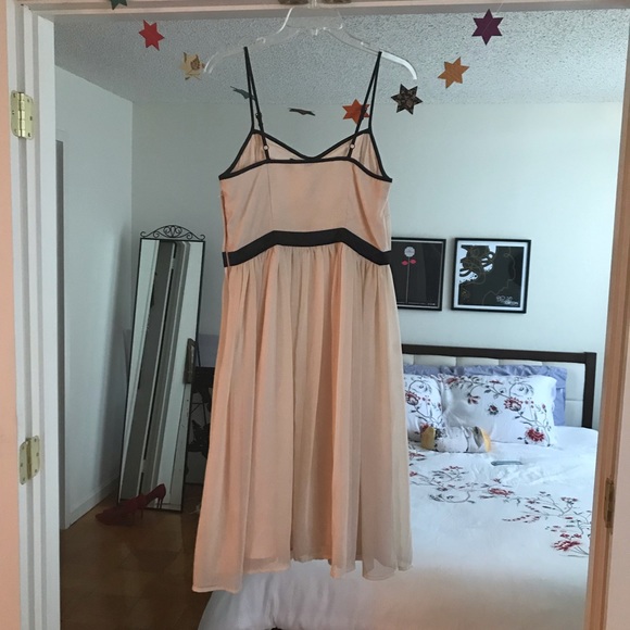 EUC H&M Divided blush pink empire waist dress - Picture 5 of 8